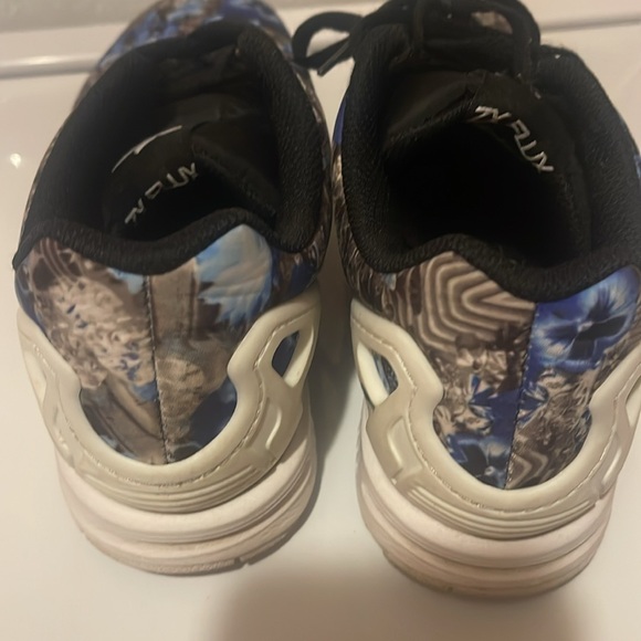 Adidas - Picture 3 of 5